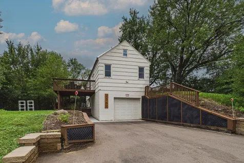 2562 Fairview Avenue N Roseville MN 55113