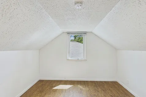 2562 Fairview Avenue N Roseville MN 55113