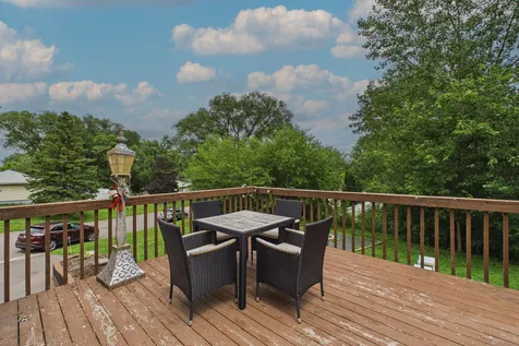 2562 Fairview Avenue N Roseville MN 55113