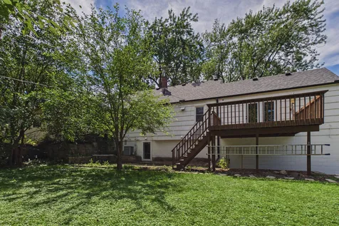 2562 Fairview Avenue N Roseville MN 55113