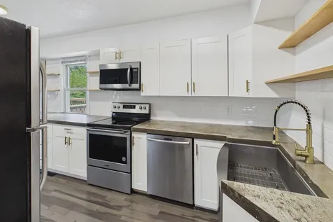 2562 Fairview Avenue N Roseville MN 55113