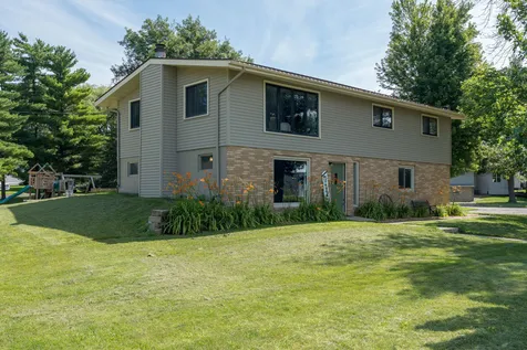 712 Pine Street Nicollet MN 56074