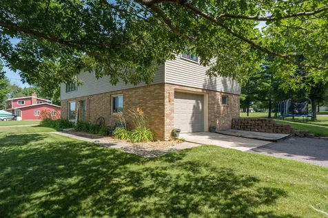 712 Pine Street Nicollet MN 56074