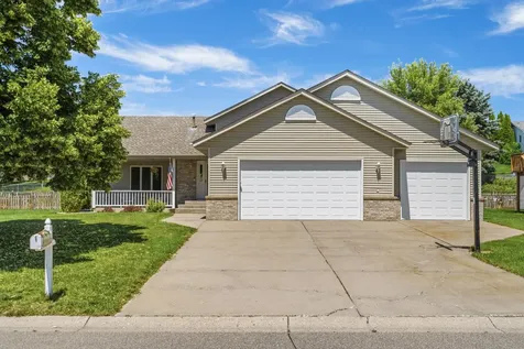2537 Southcrest Avenue E Maplewood MN 55119