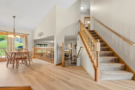 2537 Southcrest Avenue E Maplewood MN 55119