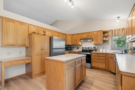 2537 Southcrest Avenue E Maplewood MN 55119