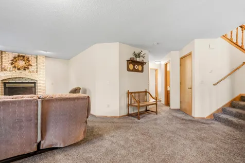 2537 Southcrest Avenue E Maplewood MN 55119