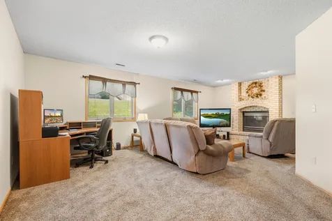 2537 Southcrest Avenue E Maplewood MN 55119