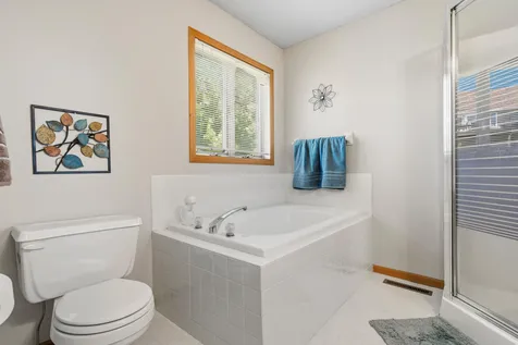 2537 Southcrest Avenue E Maplewood MN 55119