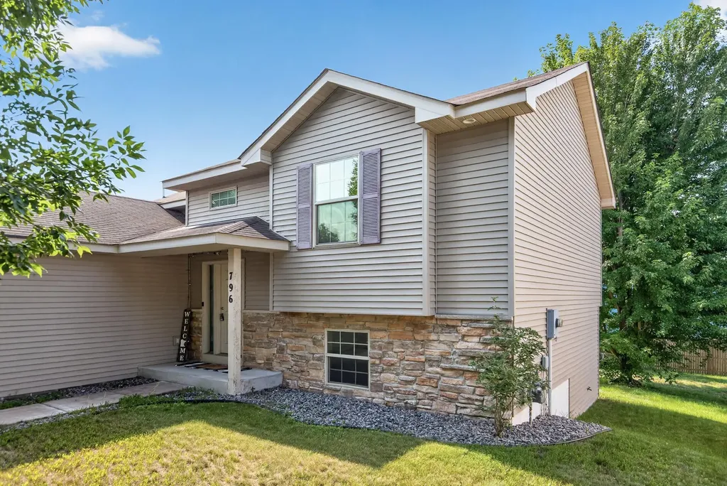 796 Park Brook Road NW Isanti MN 55040