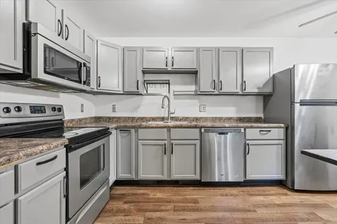7194 Upper 17th Street N Oakdale MN 55128
