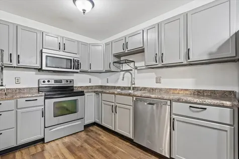 7194 Upper 17th Street N Oakdale MN 55128