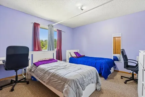 7194 Upper 17th Street N Oakdale MN 55128