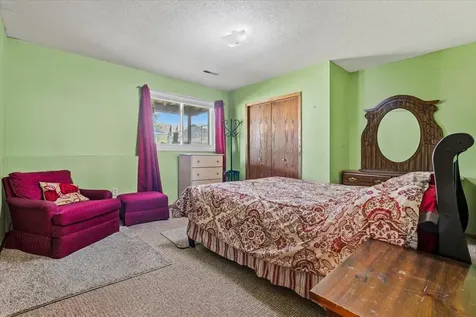 7194 Upper 17th Street N Oakdale MN 55128