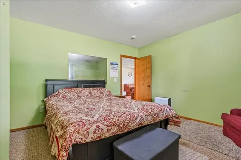 7194 Upper 17th Street N Oakdale MN 55128