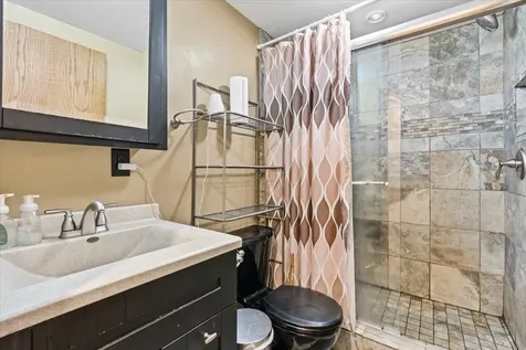 7194 Upper 17th Street N Oakdale MN 55128