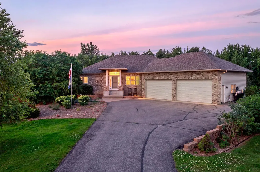 18712 Fontana Street Columbus MN 55092