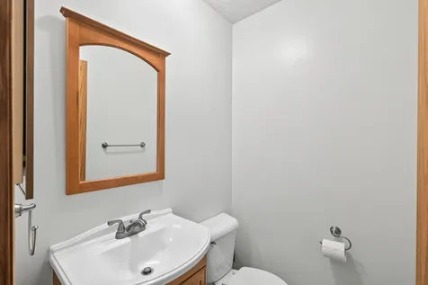 1272 Trailwood S Hopkins MN 55343