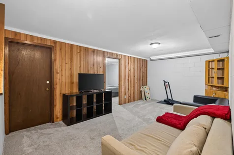 1272 Trailwood S Hopkins MN 55343