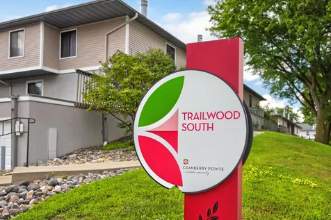 1272 Trailwood S Hopkins MN 55343