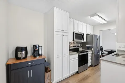 1272 Trailwood S Hopkins MN 55343