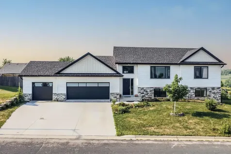 856 Golfview Avenue Zumbrota MN 55992
