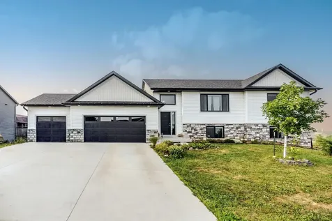 856 Golfview Avenue Zumbrota MN 55992