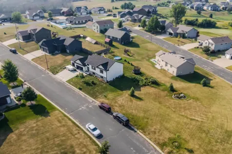 856 Golfview Avenue Zumbrota MN 55992