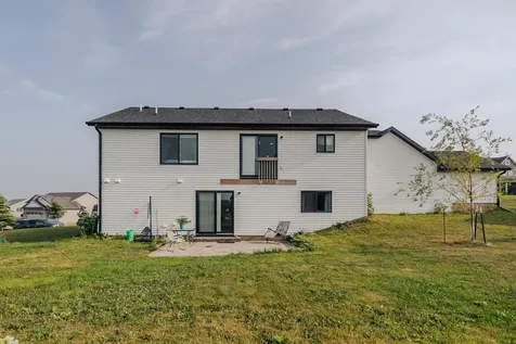 856 Golfview Avenue Zumbrota MN 55992