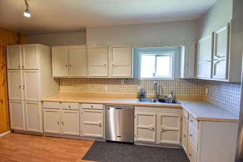 606 Kendall Avenue S Thief River Falls MN 56701