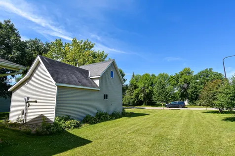606 Kendall Avenue S Thief River Falls MN 56701