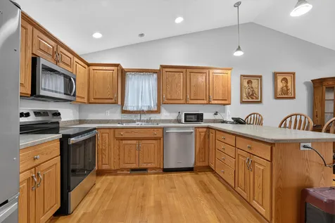 810 7th Avenue SW Pine Island MN 55963