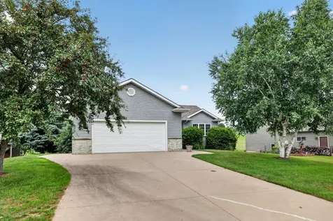 810 7th Avenue SW Pine Island MN 55963