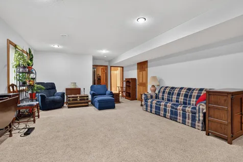 810 7th Avenue SW Pine Island MN 55963