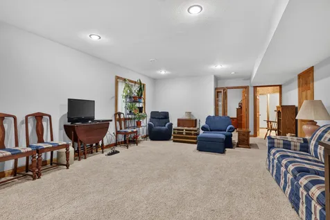 810 7th Avenue SW Pine Island MN 55963