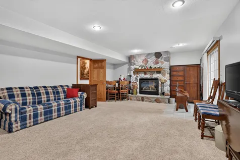 810 7th Avenue SW Pine Island MN 55963
