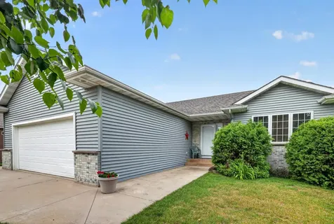 810 7th Avenue SW Pine Island MN 55963
