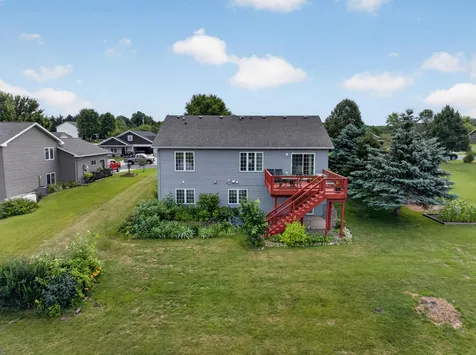 810 7th Avenue SW Pine Island MN 55963