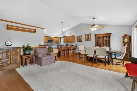 810 7th Avenue SW Pine Island MN 55963