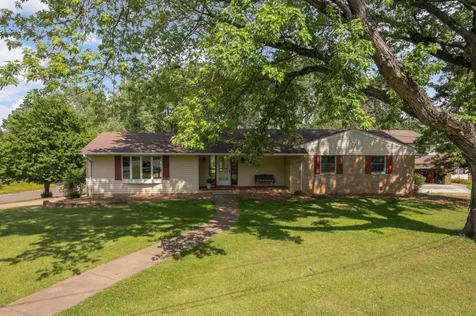 2878 Meadowlark Lane Maplewood MN 55109
