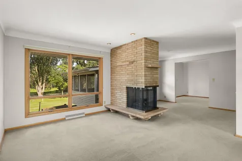 2878 Meadowlark Lane Maplewood MN 55109