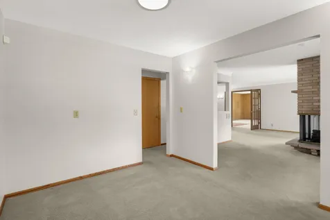 2878 Meadowlark Lane Maplewood MN 55109
