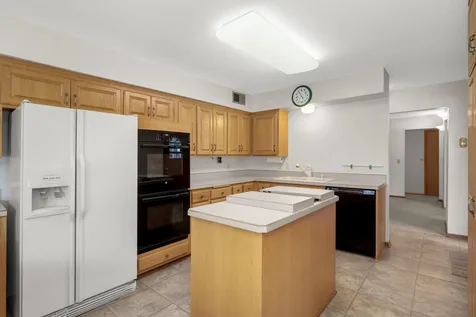 2878 Meadowlark Lane Maplewood MN 55109
