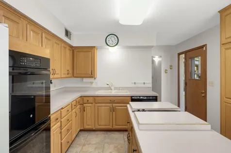 2878 Meadowlark Lane Maplewood MN 55109