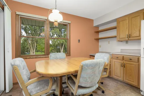 2878 Meadowlark Lane Maplewood MN 55109