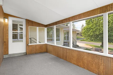 2878 Meadowlark Lane Maplewood MN 55109