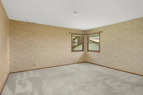 2878 Meadowlark Lane Maplewood MN 55109