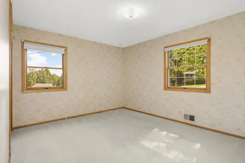 2878 Meadowlark Lane Maplewood MN 55109