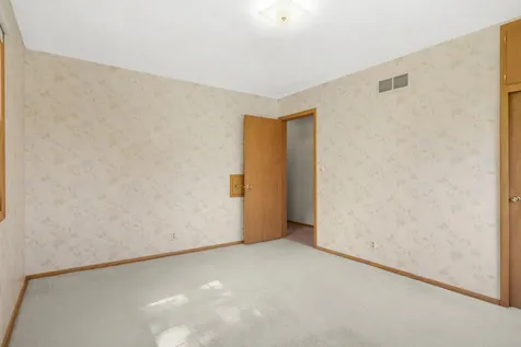 2878 Meadowlark Lane Maplewood MN 55109