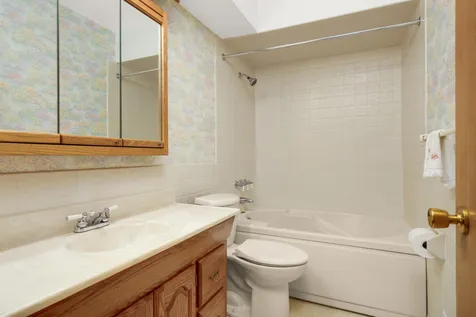 2878 Meadowlark Lane Maplewood MN 55109